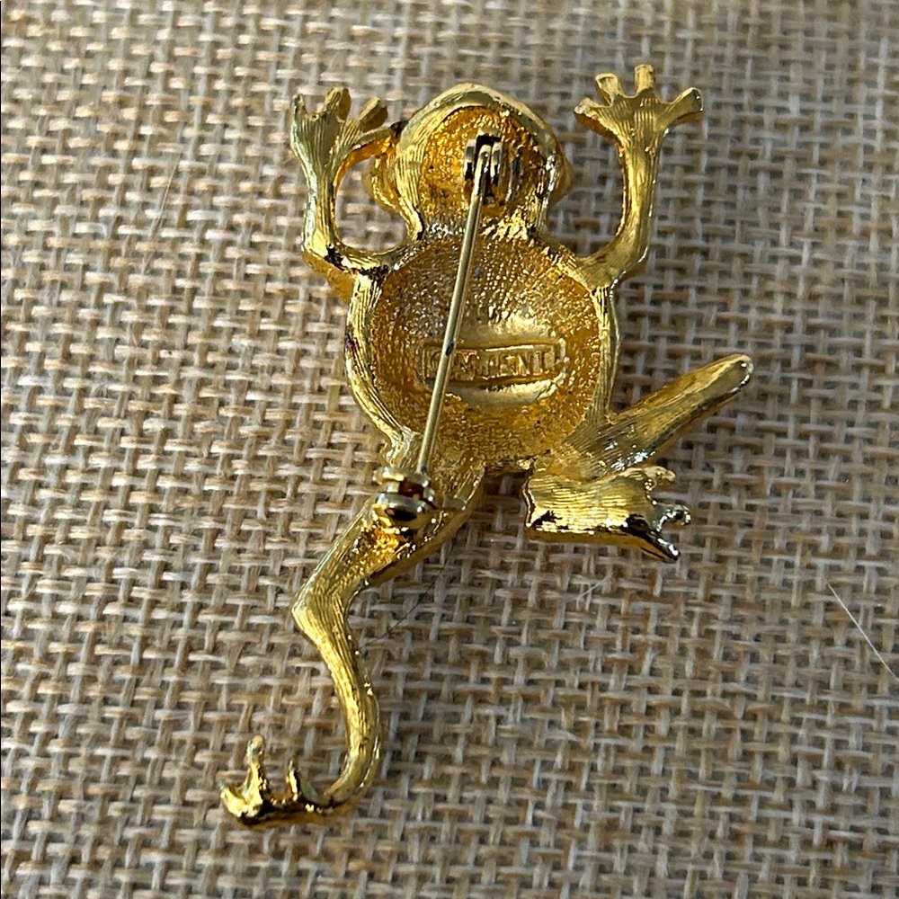 Vintage M Jent Textured Gold Tone Rhinestone Frog Brooch pin - Picture 6 of 13
